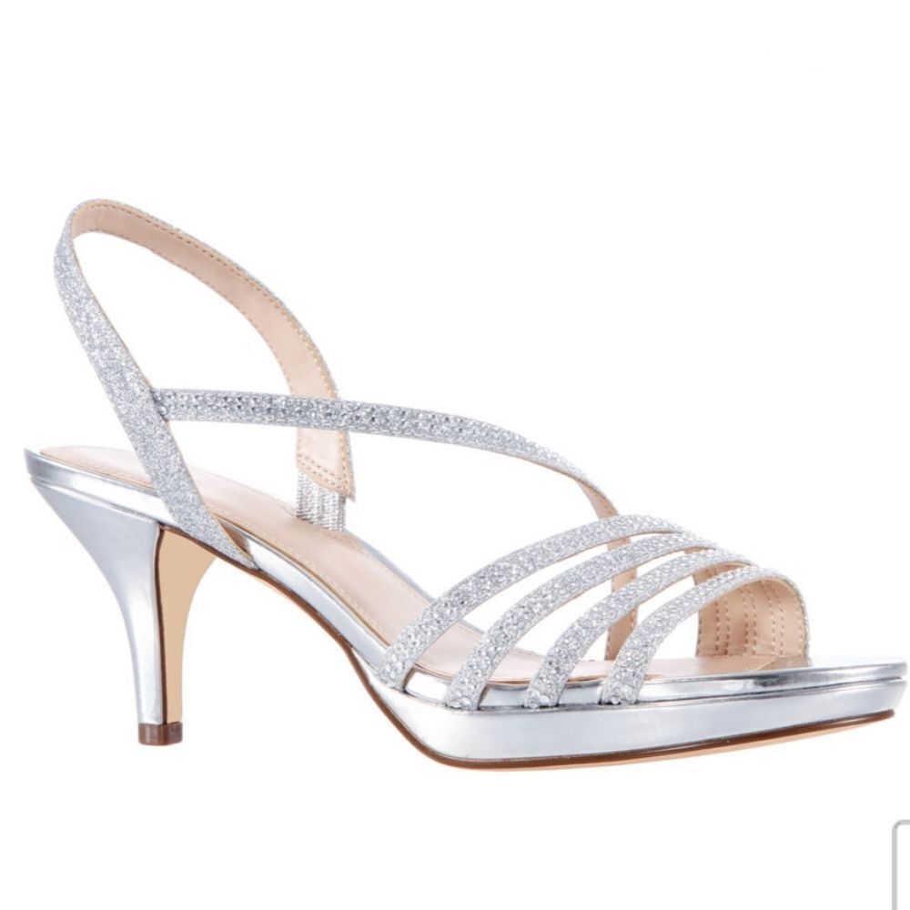BRAND NEW SILVER SLIPPER JEWEL EMBELLISHMENTS DESIGN DETAILS OPEN TOE SANDAL